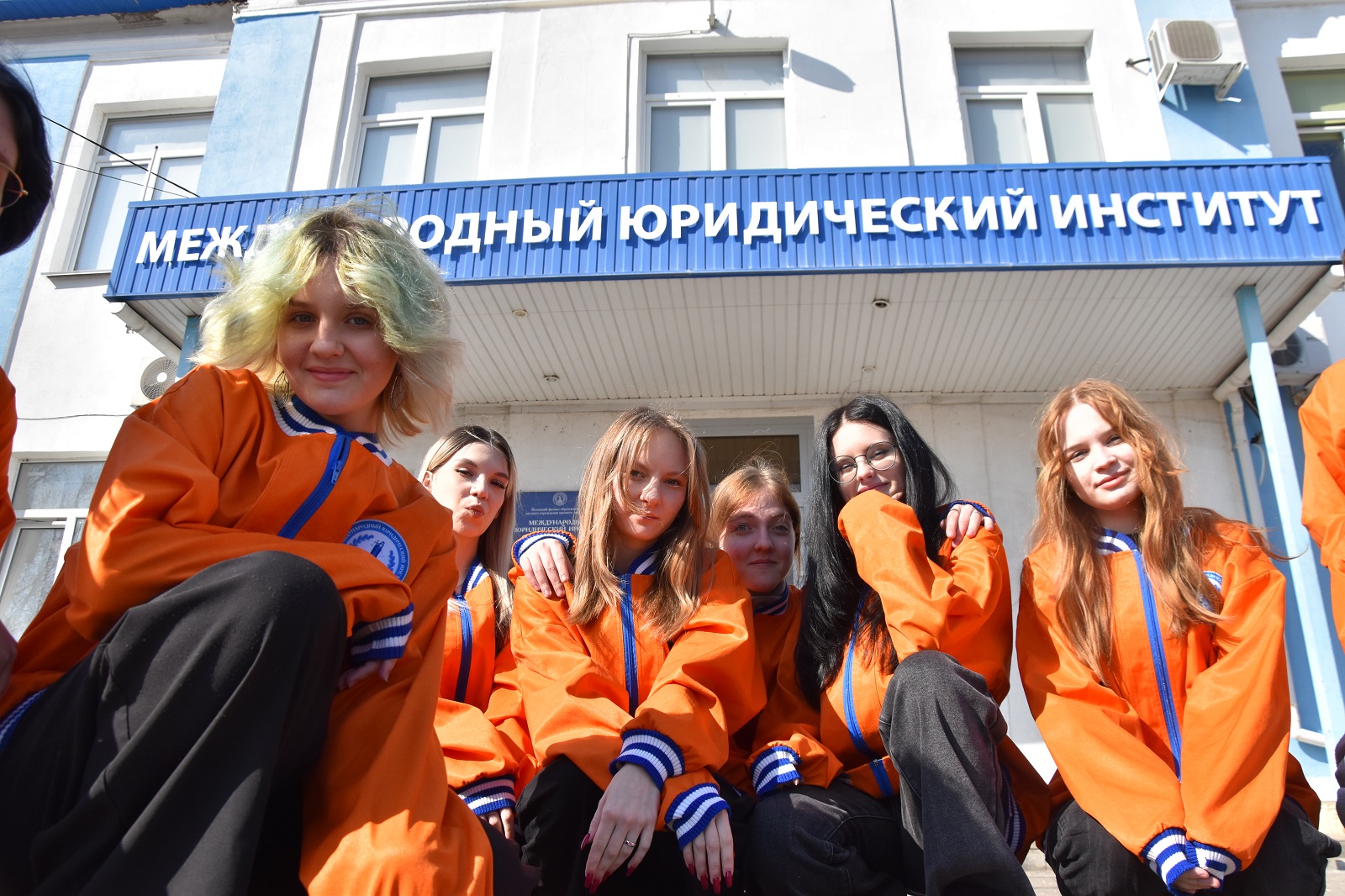 Претворять справедливость истины в справедливость человека